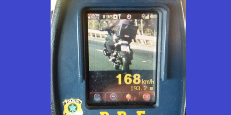 Polícia flagra motociclista a 168 km/h em Montenegro