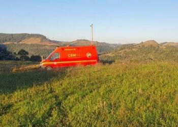 Explosão durante instalação de poste mata dois funcionários de empresa terceirizada da concessionária de energia RGE
