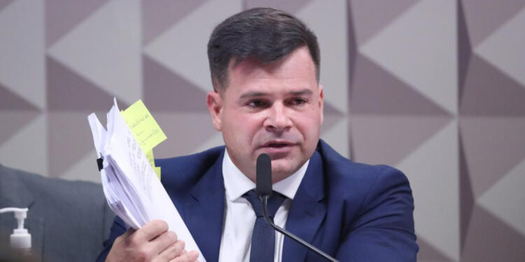 Ministro do Supremo dá 48 horas para CPI prestar informações sobre quebra de sigilo de ex-diretor da Polícia Rodoviária Federal