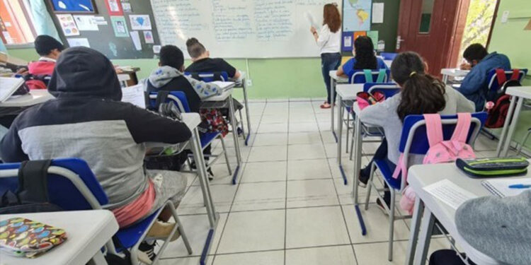 Mais de 765 mil alunos da rede estadual retornam às aulas nesta segunda-feira no Rio Grande do Sul