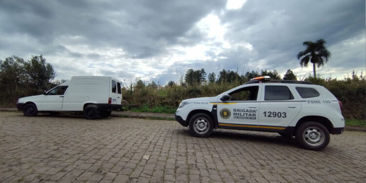 Brigada Militar de Nova Roma do Sul realiza abordagem e apreende substância suspeita em veículo
