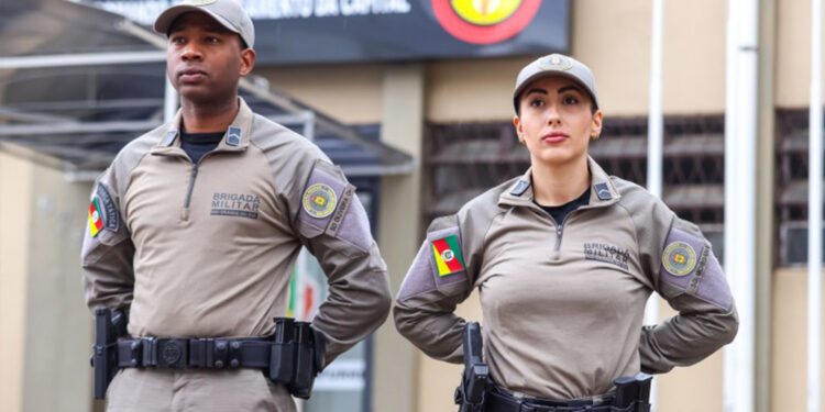Estado entrega o primeiro helicóptero da história do Corpo de Bombeiros Militar