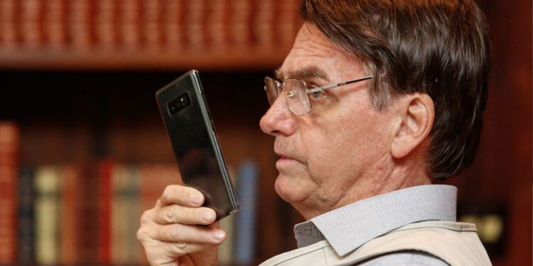 Bolsonaro recebeu mais de R$ 17 milhões em Pix em 2023, diz relatório do Coaf