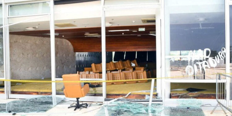 Governo quer que manifestantes que depredaram prédios paguem pelo prejuízo