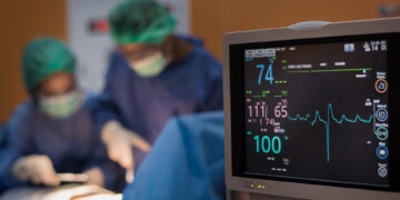 Empresa começa testes para transplantar coração de porco em bebês