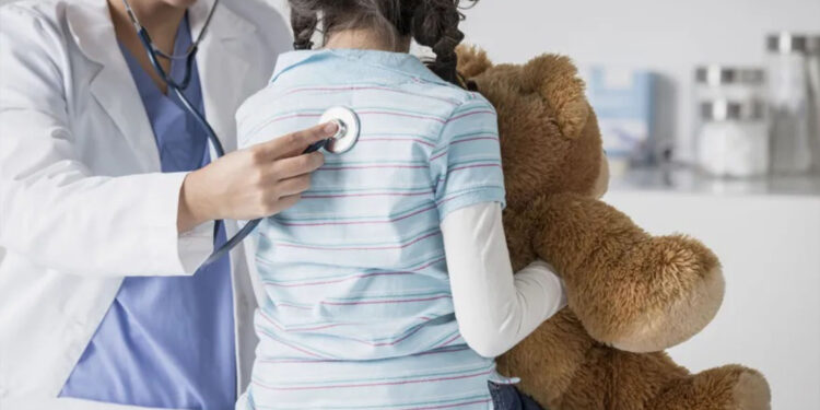 RS decreta emergência por aumento de casos de doenças respiratórias em crianças