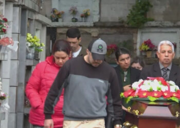 Enfermeira encontrada morta após viajar de Dublin ao RS é enterrada em Alegrete