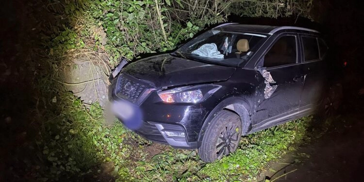 Acidente envolvendo Nissan Kicks próximo à Ponte de Ferro entre Nova Roma do Sul e Farroupilha