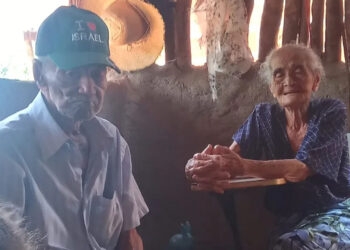 Após quase 80 anos juntos, idoso de 105 anos e esposa de 100, morrem com 4 horas de diferença