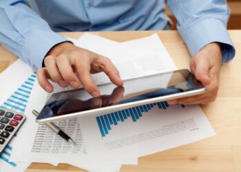 Mercado financeiro reduz pela oitava semana seguida a estimativa de inflação para este ano no Brasil