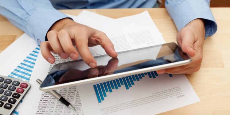 Mercado financeiro reduz pela oitava semana seguida a estimativa de inflação para este ano no Brasil