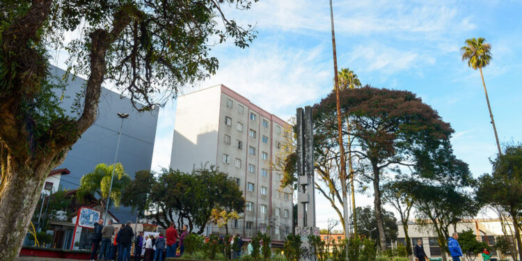 Praça da Bandeira, em Caxias, é adotada pela iniciativa privada
