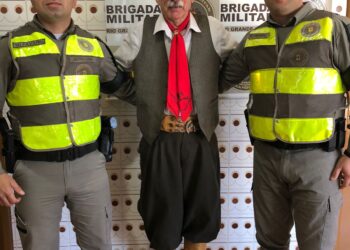 Entre Memórias e Gratidão: Veterano TEN. Clovis Rodrigues Visita o 3°GPM de Nova Roma do Sul
