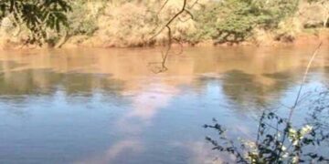 Mulher morre após carro cair de balsa em travessia no interior do RS