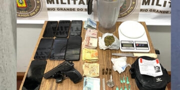 Traficantes suspeitos de envolvimento em homicídios são presos em operação do 4º Batalhão de Choque em Farroupilha