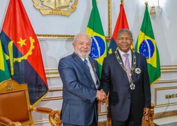 Lula anuncia que país voltará a investir na África