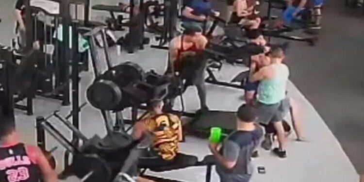 Aluno é atingido por aparelho de musculação e corre risco de não voltar a andar