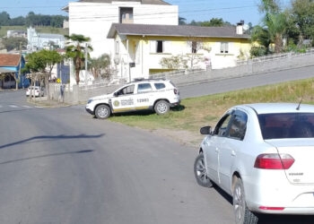Brigada Militar Aborda Veículo com Débito de IPVA em Nova Roma do Sul nesta Sexta-feira