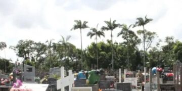 Corpo de homem enterrado ao lado do próprio assassino será exumado e colocado em outro local em SC