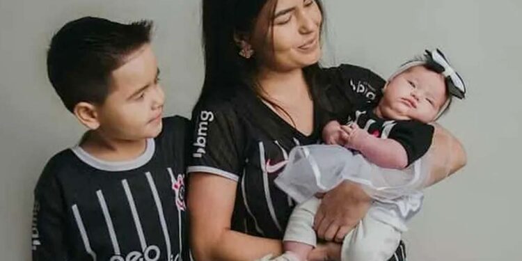 Mãe e dois filhos são encontrados mortos dentro de carro submerso em Santa Catarina