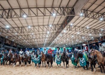 Freio de Ouro tem campeões inéditos na estreia da arena coberta