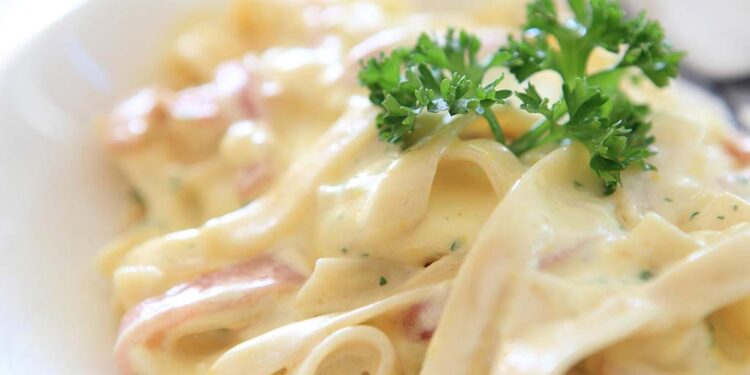 Receita de Macarrão ao molho branco