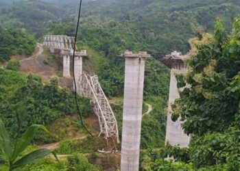 Quase 30 trabalhadores morrem após desabamento de ponte em construção na Índia