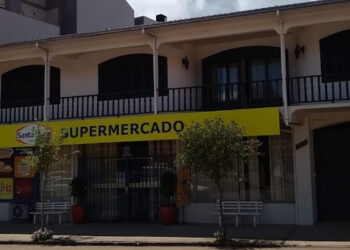 Mercado Santa Clara de Nova Roma do Sul informa temporária indisponibilidade do WhatsApp e disponibiliza contato alternativo