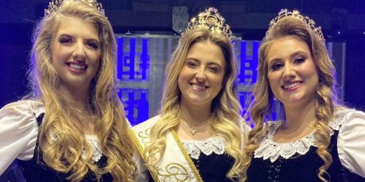 Nova Roma do Sul Coroa Seu Novo Trio de Soberanas para La Prima Vendemmia 2024