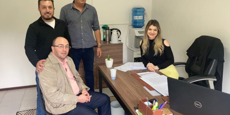 Associação AMIGOS DE NOVA ROMA protocola o registro no cartório De Nova Roma Do Sul