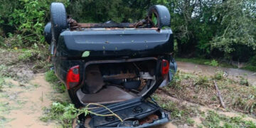 Mulher morre afogada após carro ser arrastado em enchente no Rio Grande do Sul