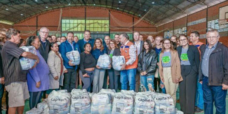 Primeira-dama Janja da Silva visita áreas atingidas pelo ciclone no Rio Grande do Sul
