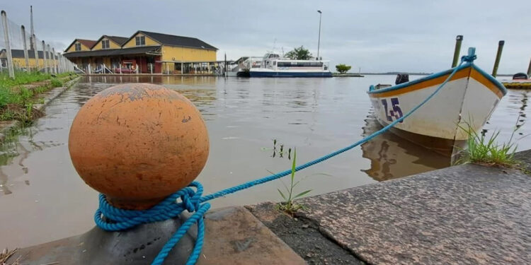 Nível do Guaíba volta a subir e está a 23 centímetros de transbordar no Centro de Porto Alegre