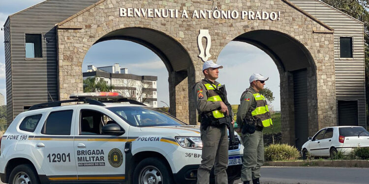 Mulher em Antônio Prado Sofre Violência Doméstica e Vizinhos Intervêm