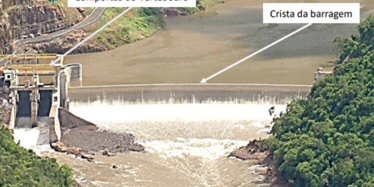 “A não abertura dessas comportas [do vertedouro] colocaria em risco as estruturas”, diz Ceran