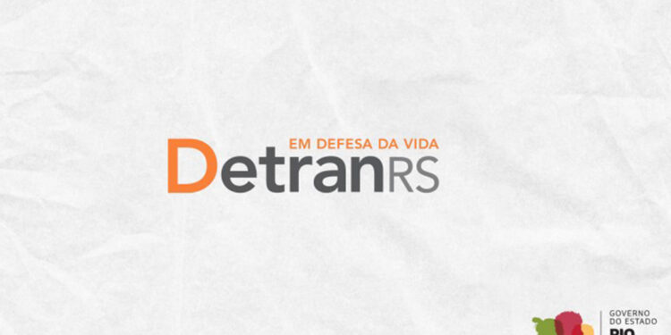 DetranRS mobiliza guinchos para auxiliar na remoção de veículos danificados nas áreas das enchentes