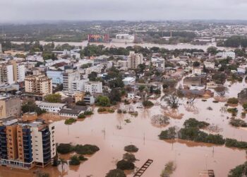 Ministros visitam cidades atingidas pela enchente, na manhã de quarta-feira, 06/09