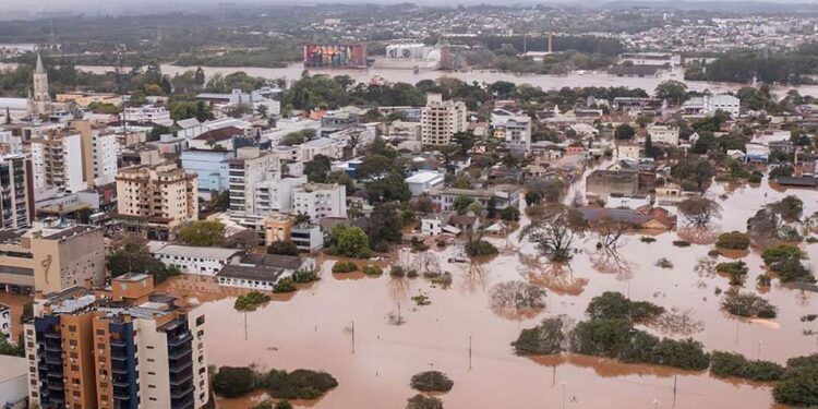 Ministros visitam cidades atingidas pela enchente, na manhã de quarta-feira, 06/09