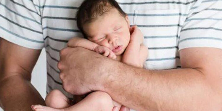 Congresso deve regulamentar a licença-paternidade, decide Supremo