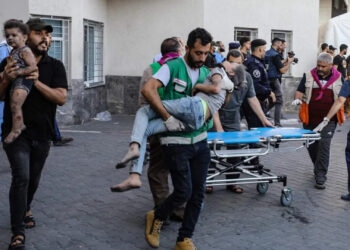 Ataque israelense em hospital de Gaza mata mais de 200 pessoas, diz o ministério palestino
