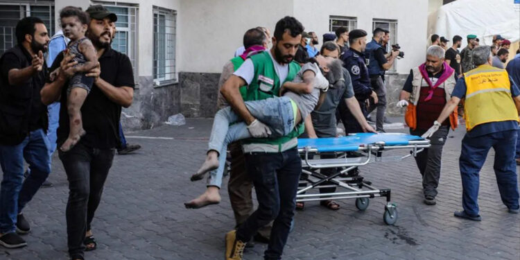 Ataque israelense em hospital de Gaza mata mais de 200 pessoas, diz o ministério palestino