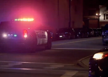 Tiroteios no Estados Unidos deixam pelo menos 22 mortos e dezenas de feridos