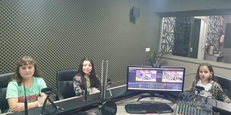 Live Especial do Dia das Crianças na Rádio Nova Roma FM Encanta a Audiência