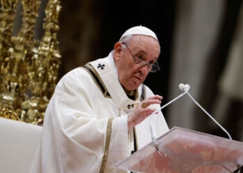 Papa pede corredores humanitários para população de Gaza