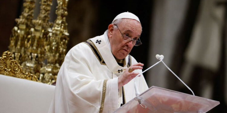 Papa pede corredores humanitários para população de Gaza