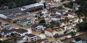 Novos temporais atingem Santa Catarina e mortes sobem para seis