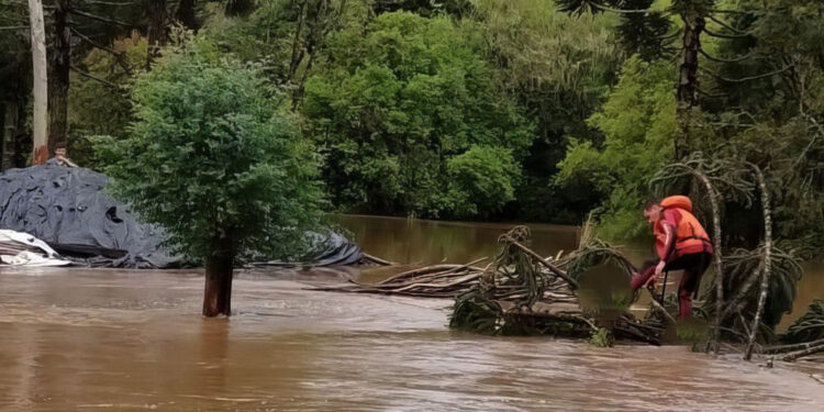 Chuvas intensas afetam ao menos 78 cidades de Santa Catarina