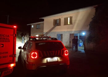 Homem é encontrado morto na frente de casa em Flores da Cunha