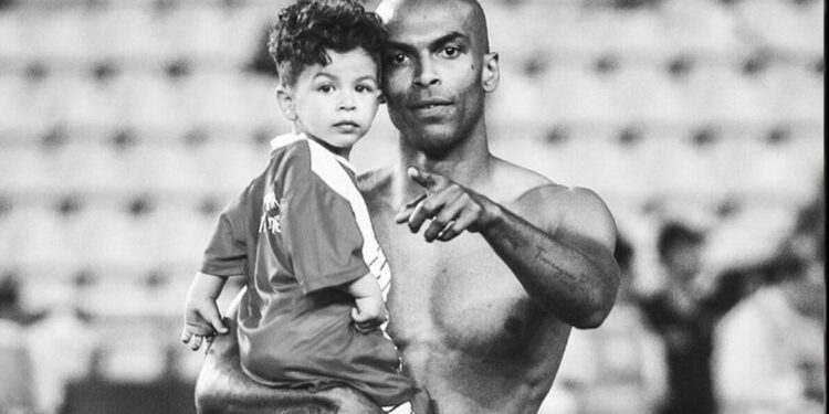 Filho de zagueiro ex-Grêmio morre aos 4 anos após acidente de carro