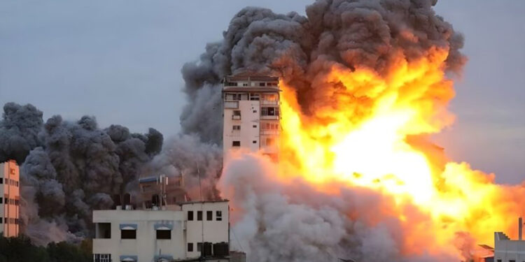 Número de mortos na guerra Israel-Hamas sobe para 8.726 no 21º dia do conflito